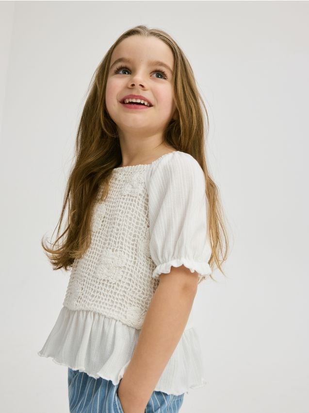Blusa rendada com mangas bufantes - RESERVED