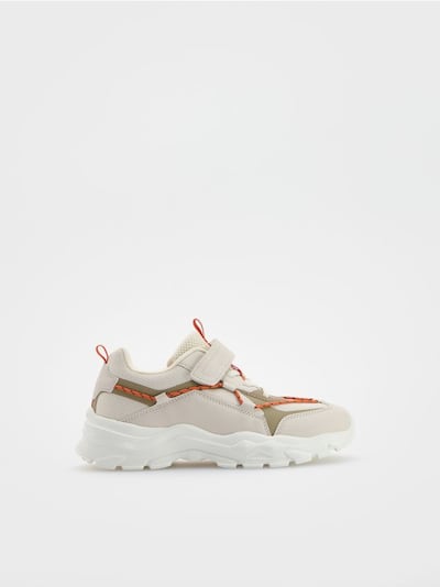 MEN`S TREKKING SHOES