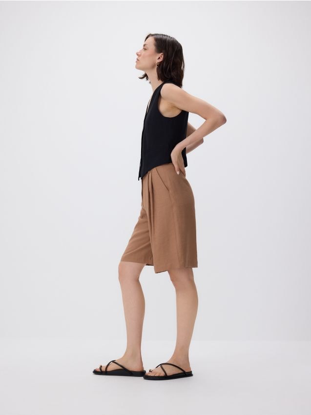 Bermuda shorts with pleats - RESERVED
