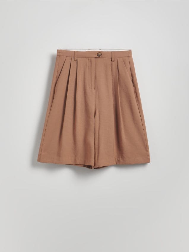 Bermuda shorts with pleats - RESERVED