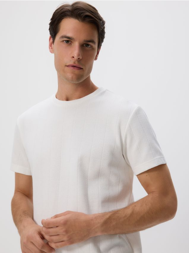 Regular-fit T-shirt in textured knit - RESERVED