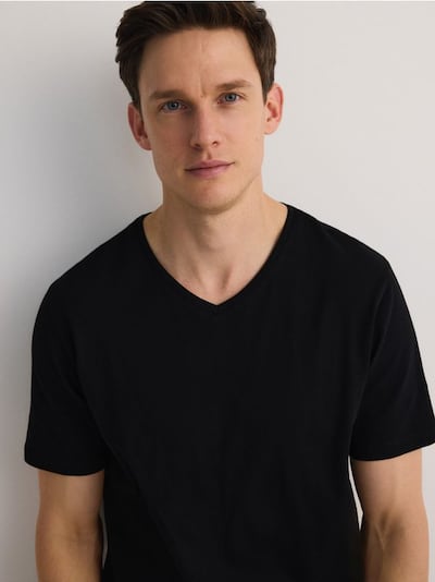 Slim fit V-neck T-shirt