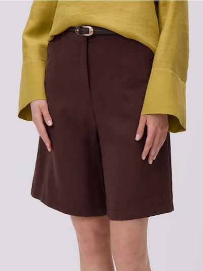 LADIES` SHORTS & BELT