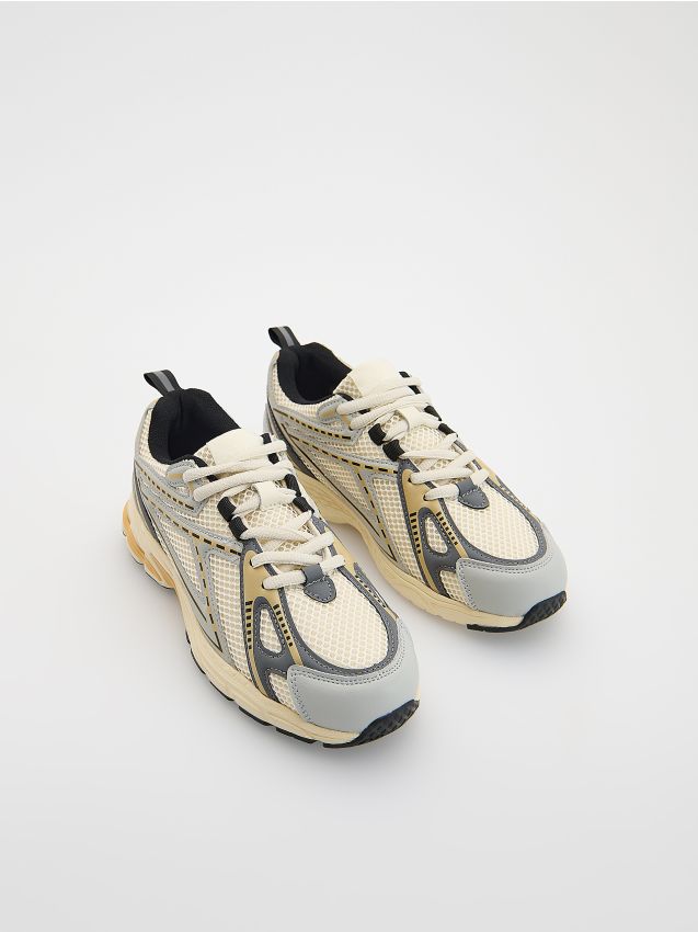 Sports shoes - RESERVED