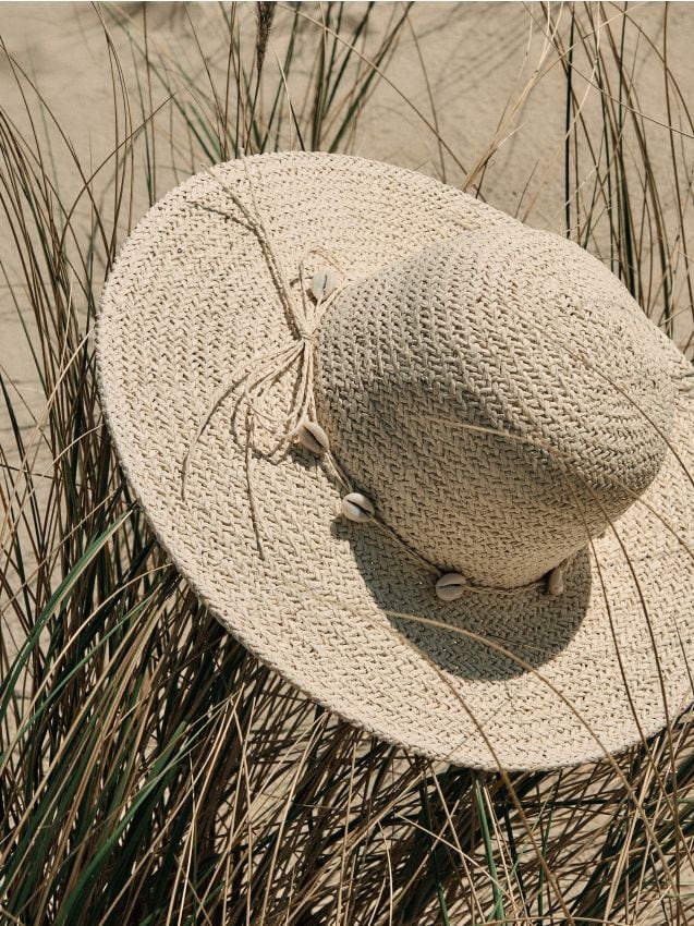 LADIES` HAT - RESERVED