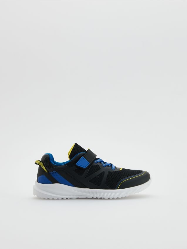 Sportschuhe mit Klettverschluss - RESERVED