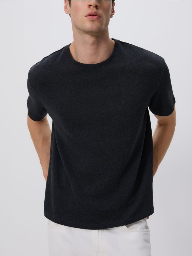 Boxy T-shirt with cotton blend - RESERVED