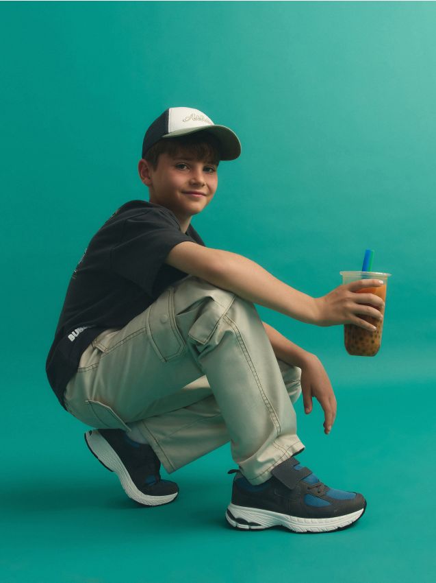 Velcro shoes - RESERVED