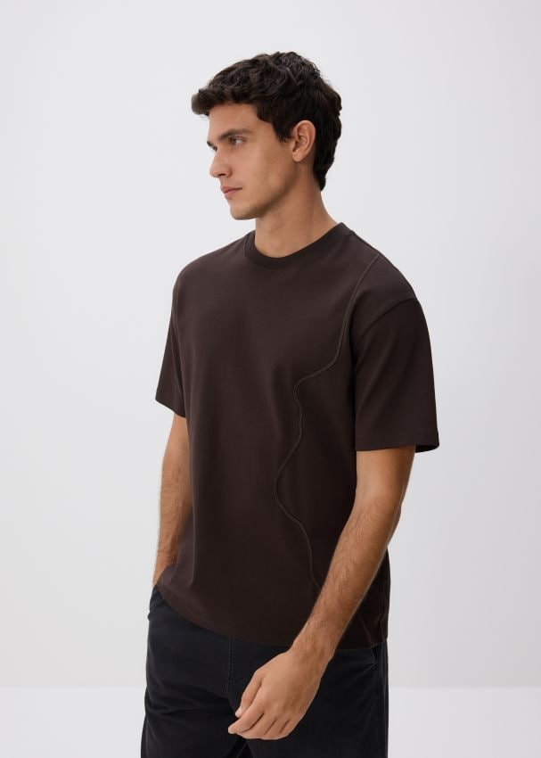 Boxy cut T-shirt with stitching - RESERVED