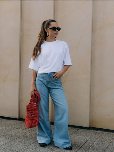 Wide-leg jeans with patch pockets