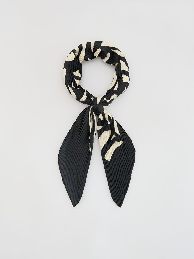 Pleated scarf - RESERVED