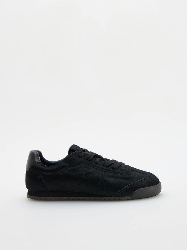 Reserved shoes top