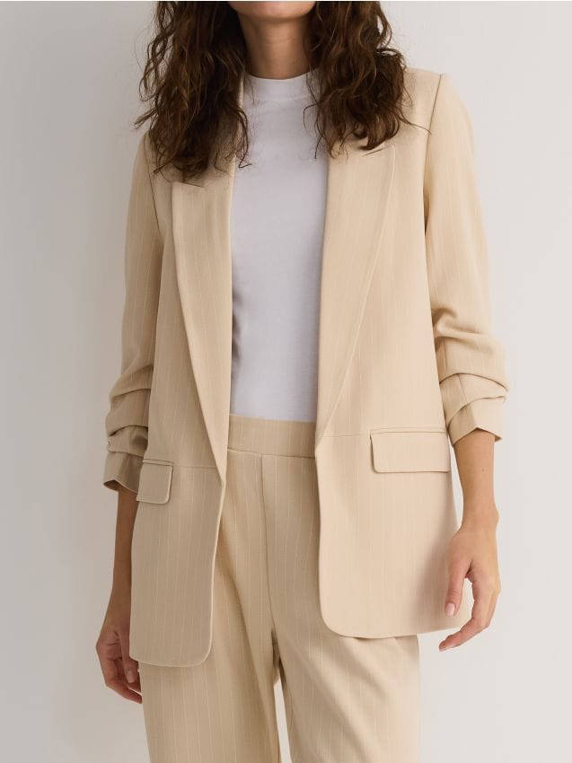 Blazer with crinkled sleeves - RESERVED