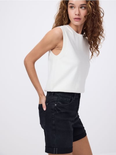 Rolled hem denim shorts