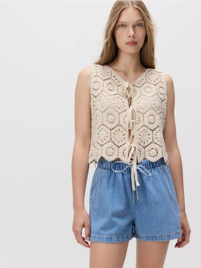 Denim shorts with tie