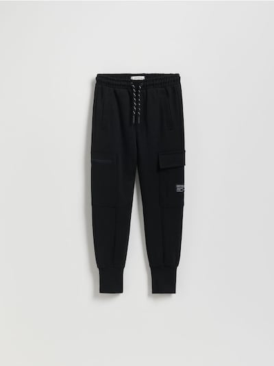Joggery cargo s kapsami