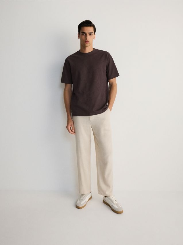 Reserved - tricou regular fit din material structurat - maro-închis