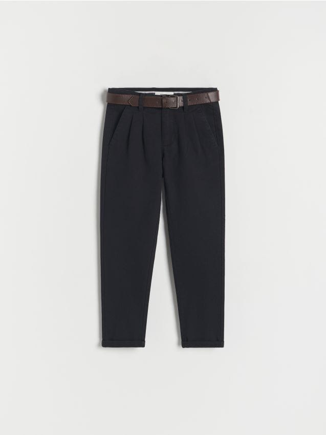 Reserved - pantaloni chino din material structurat, cu curea - negru