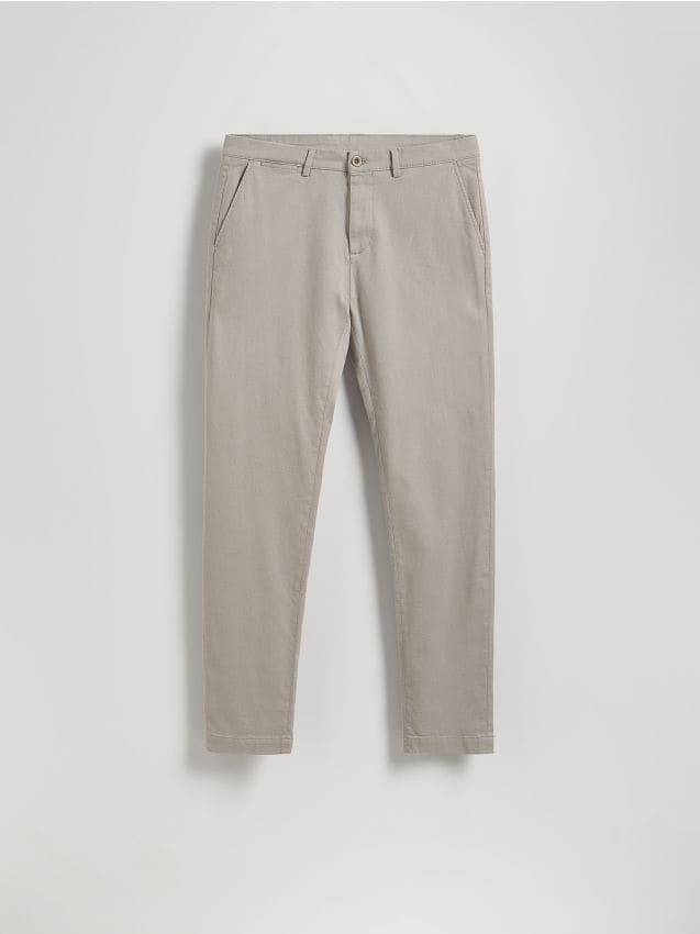 Reserved - Pantaloni chino slim cu conținut ridicat de bumbac - cafeniu