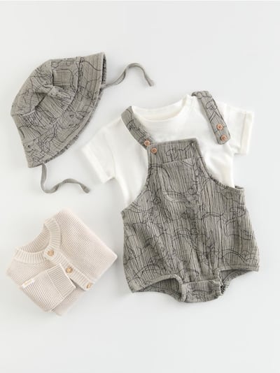 BABIES` T-SHIRT, DUNGAREES & CAP