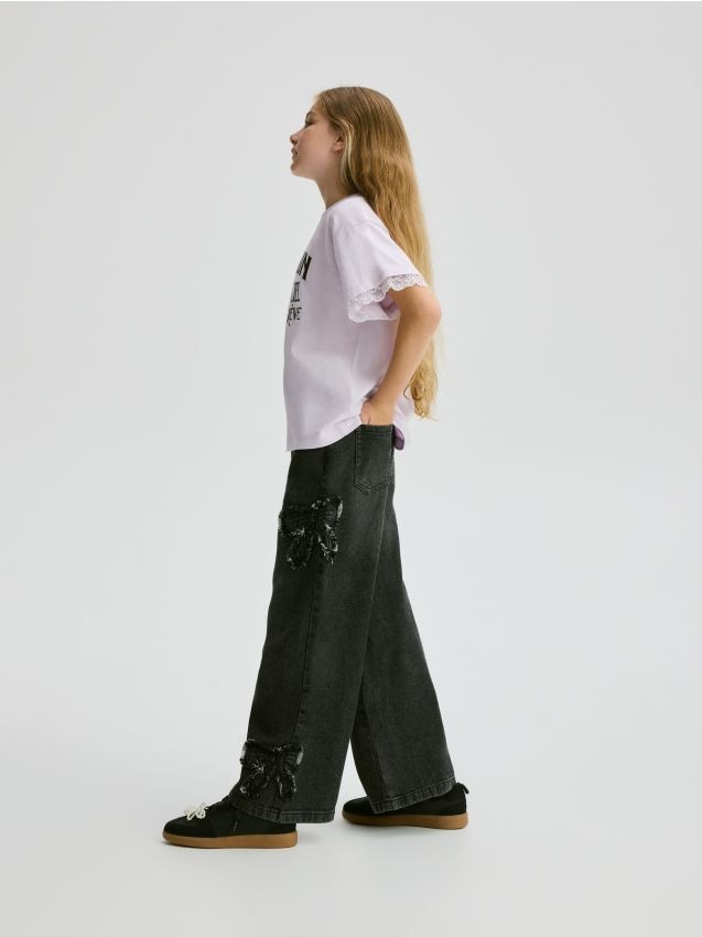 Wide-leg jeans with appliqués - RESERVED