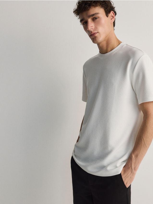 Reserved - tricou cu croială comfort și adaos de viscoză - crem