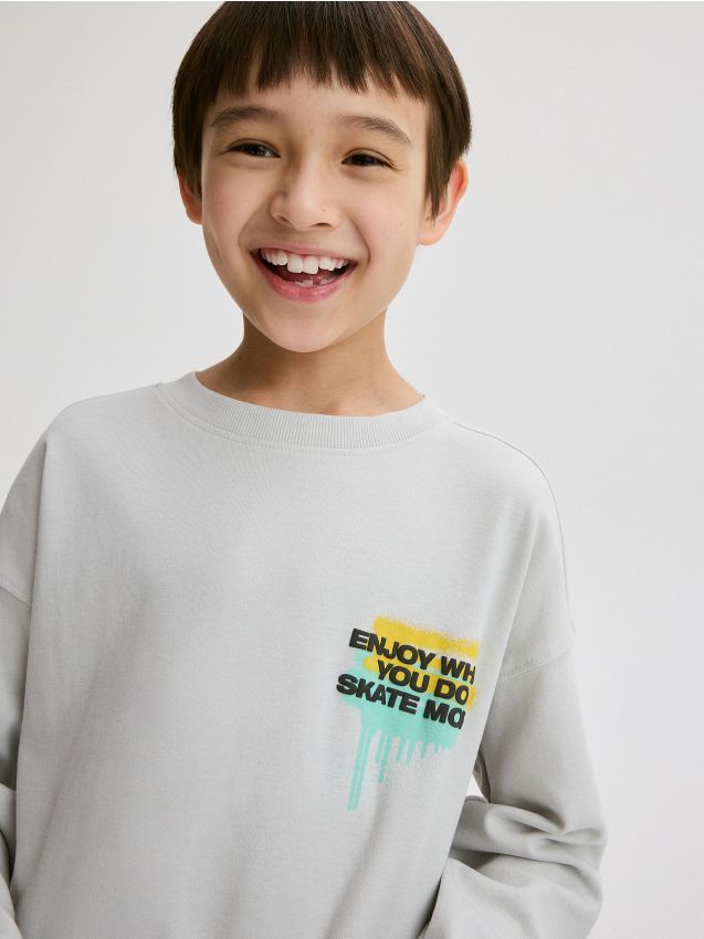 Reserved - tricou oversized cu mânecă lungă și imprimeu - gri deschis