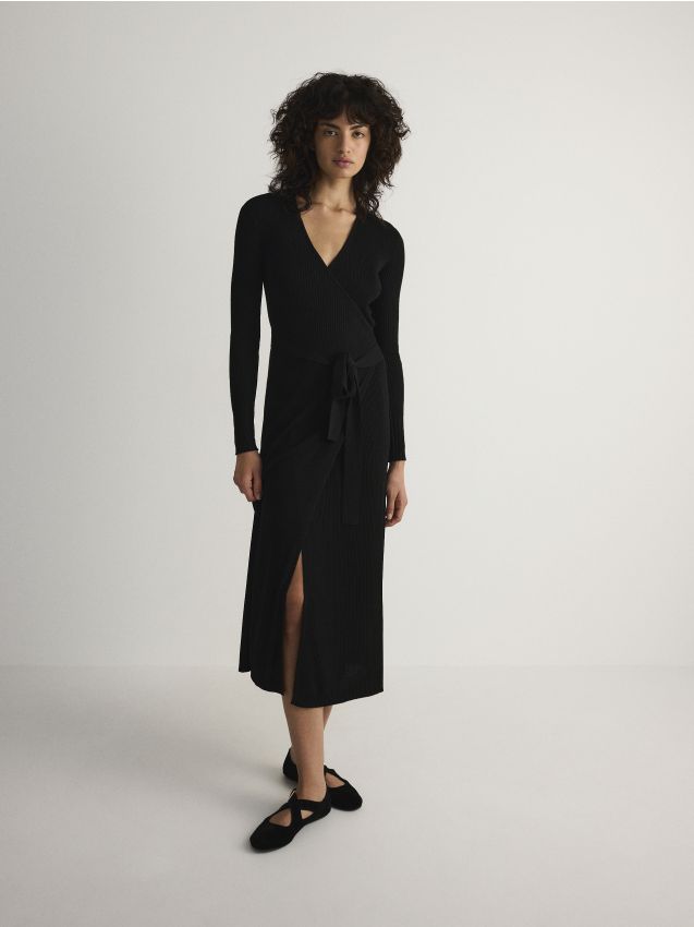 Kleid aus Viskose - RESERVED