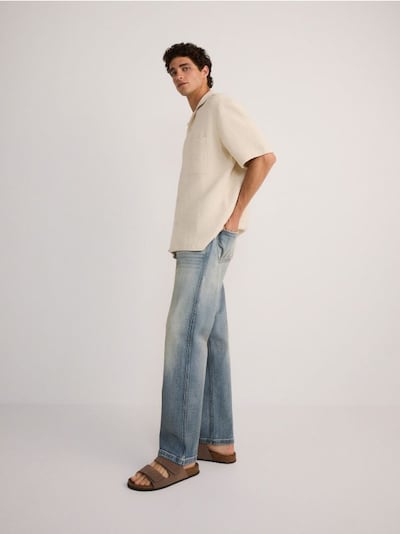 Relaxed straight jeans