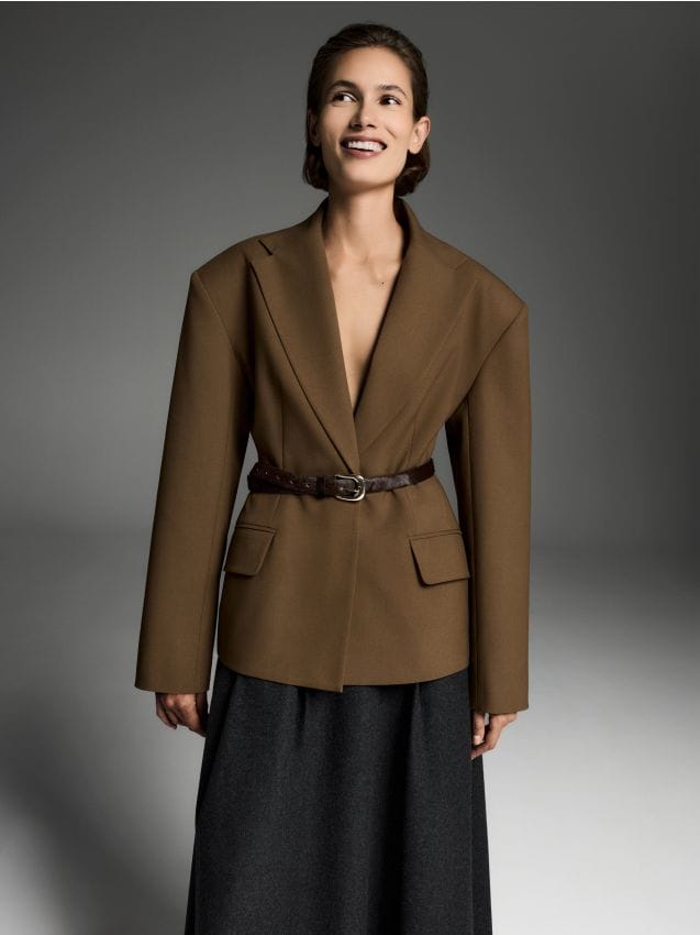 Waist-fitted blazer with viscose blend - RESERVED
