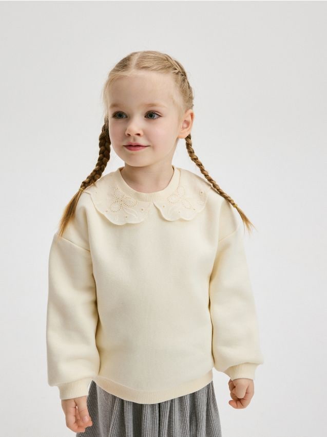 Sweatshirt with openwork collar - RESERVED