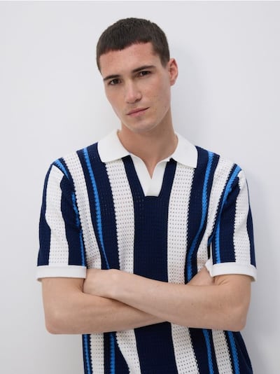 Ażurowy sweter polo