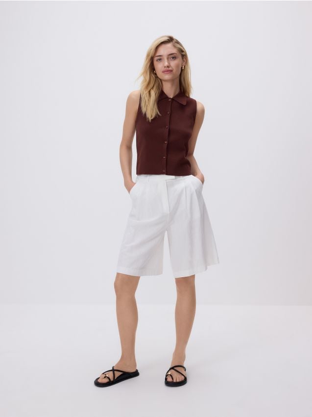 Vest with collar - RESERVED