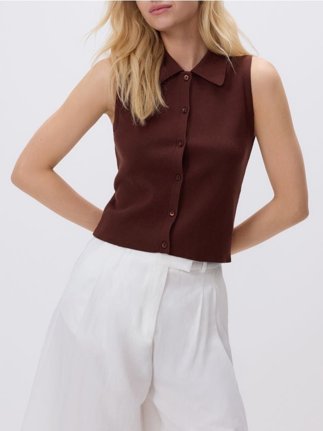 Vest with collar
