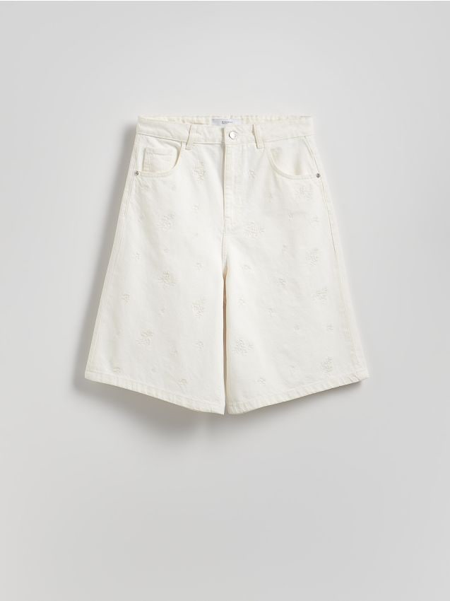 Reserved - Pantaloni scurți din denim, cu detalii brodate - crem