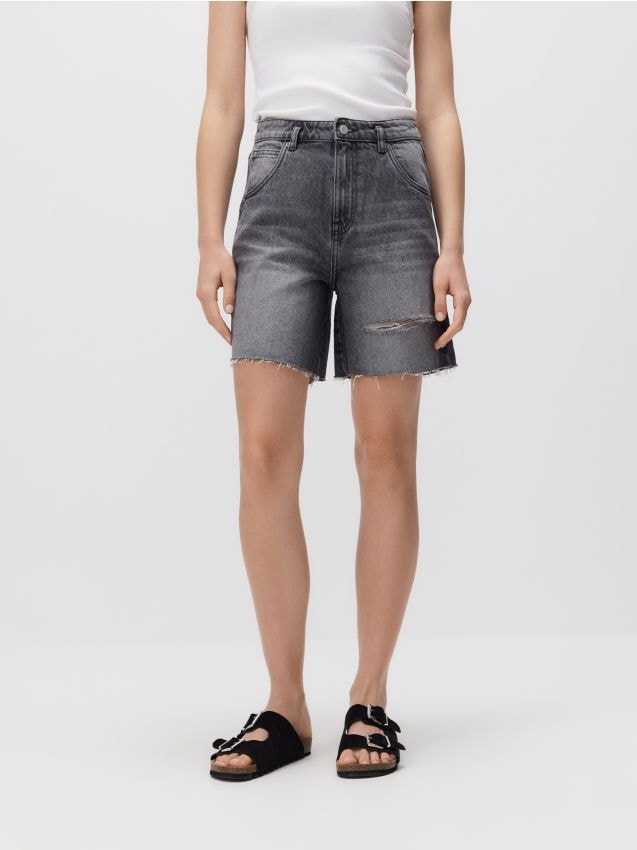 Jeans shorts with distressed details - RESERVED