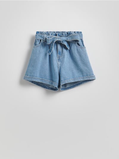 Paperbag-Jeansshorts mit Gürtel