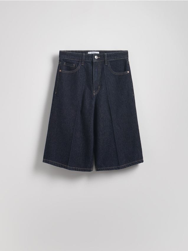 Jeans kratke hlače z gubo - RESERVED