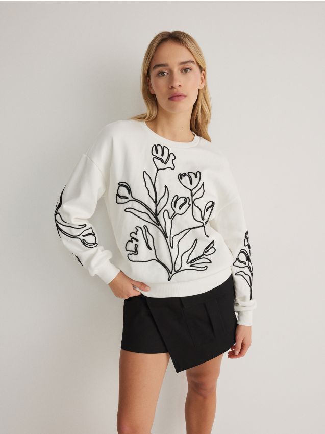 Ladies decorative outlet sweatshirts