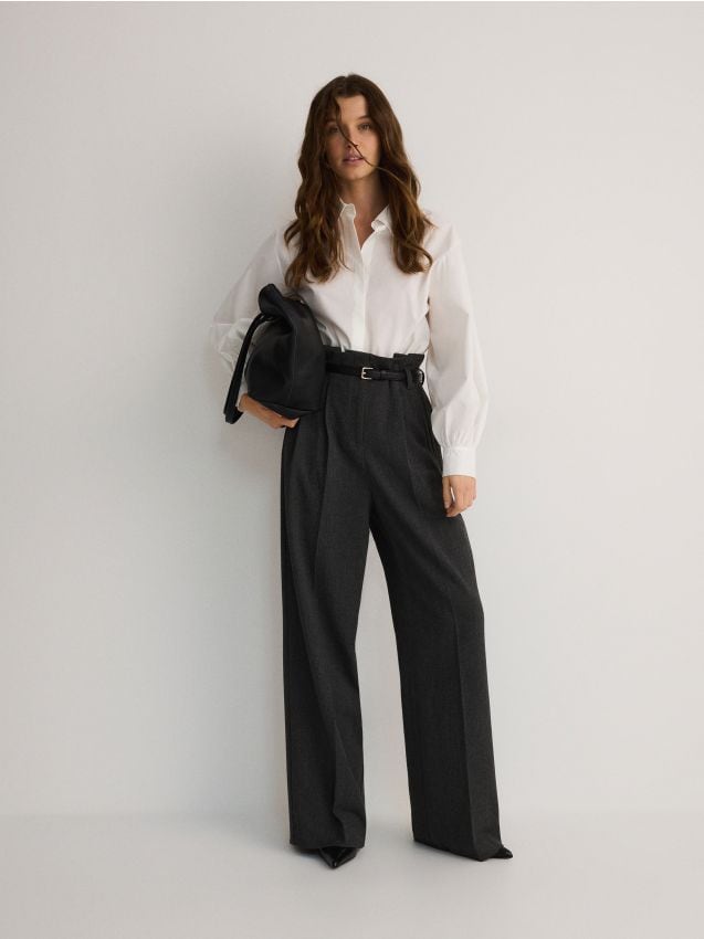 Loose trousers with pleats - RESERVED