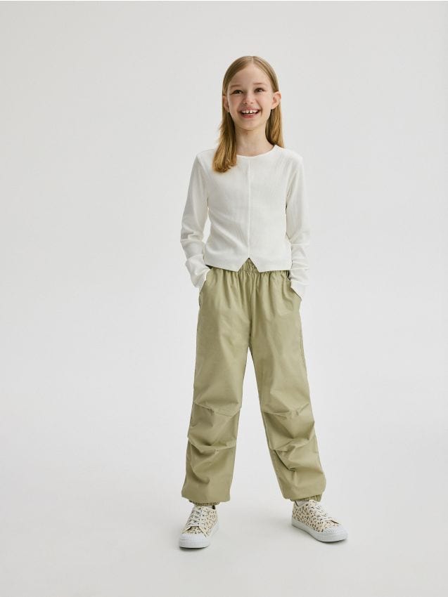 Reserved - pantaloni parachute - verde-oliv deschis