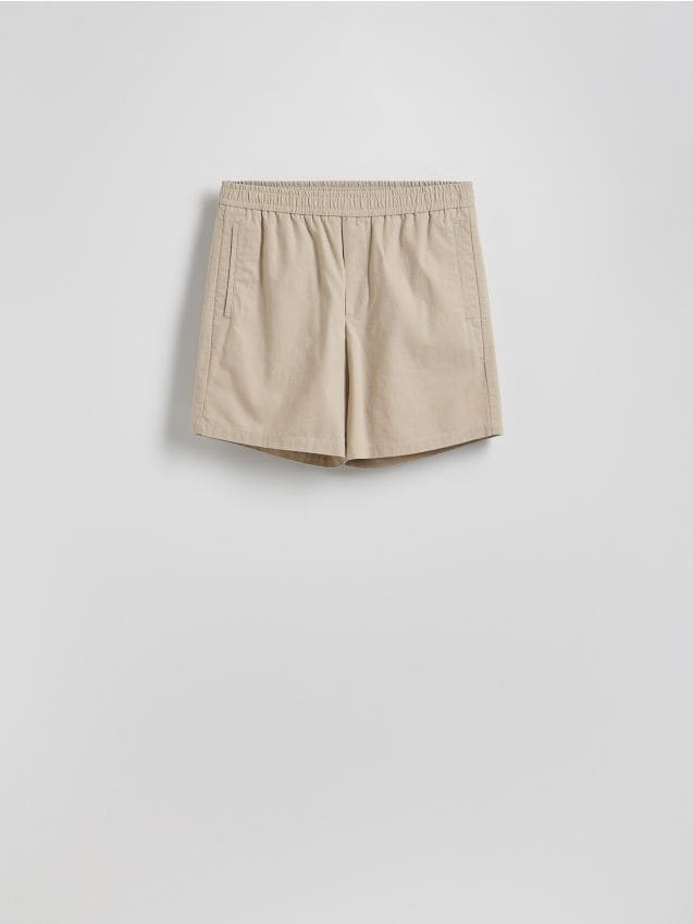 Slim shorts med hørblanding - RESERVED
