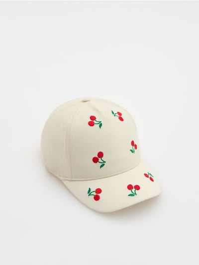 Cap with embroidery