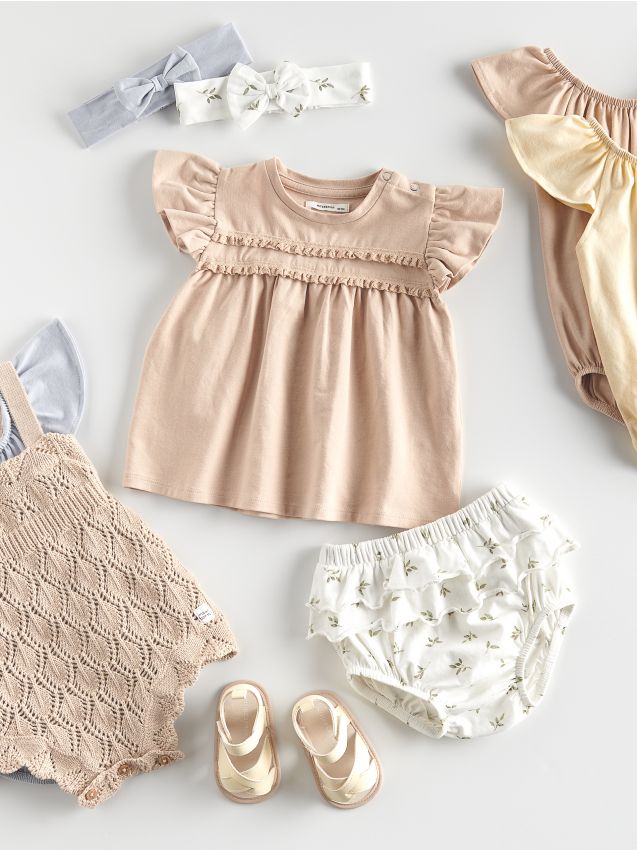 BABIES` BLOUSE & SHORTS - RESERVED