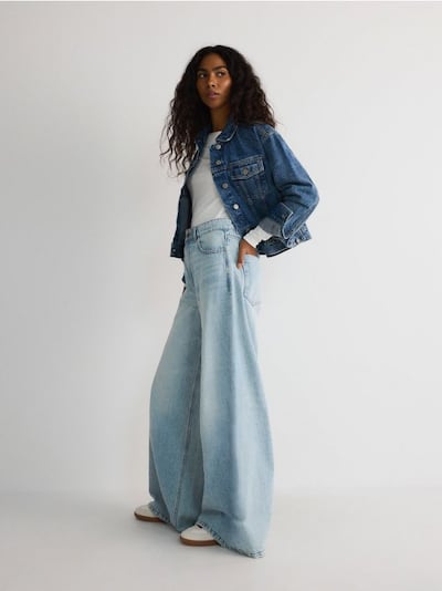 Højtaljede wide leg jeans