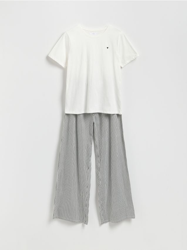 Tweedelige pyjamaset met borduursel - RESERVED