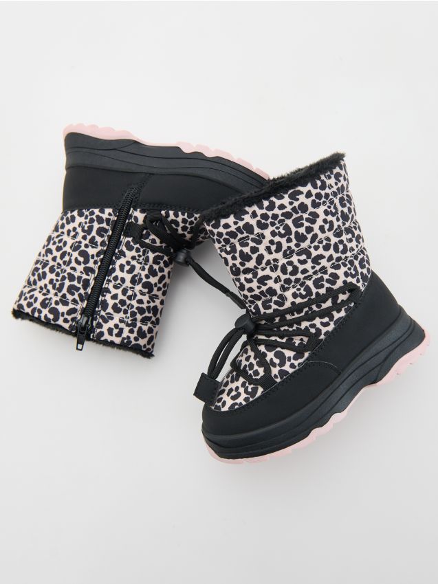 2024 Girls shoes bundle (reserved)