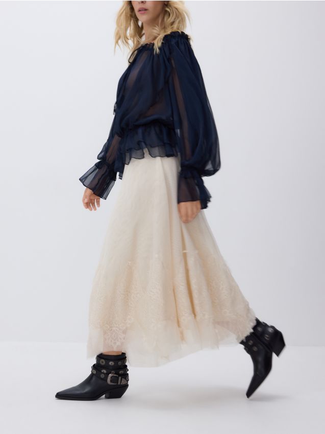Jupe avec ornements en dentelle - RESERVED