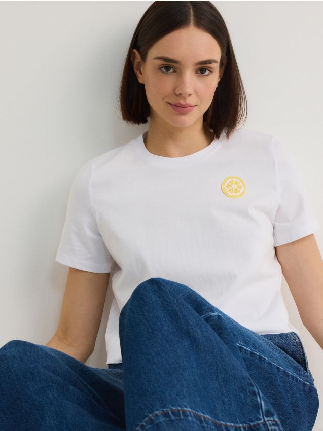 T-shirt with fine embroidery - RESERVED