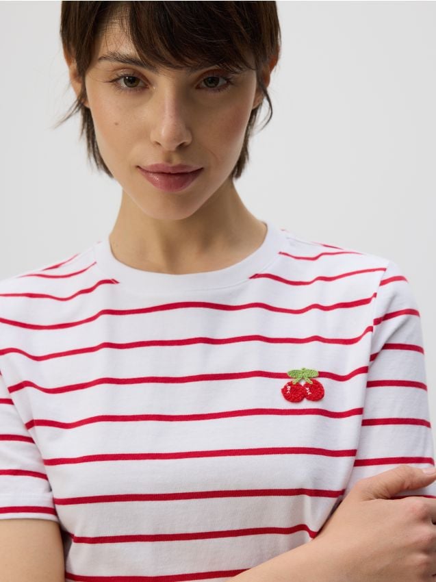 Reserved - Tricou cu broderie discretă - multicolor